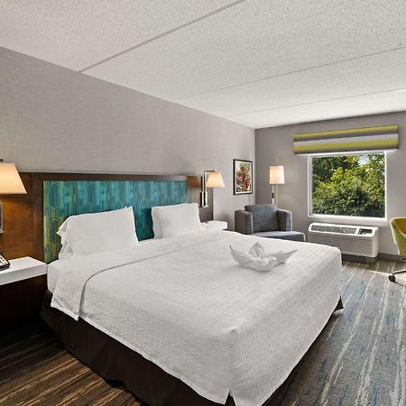 Hampton Inn & Suites Poughkeepsie Spackenkill Екстер'єр фото