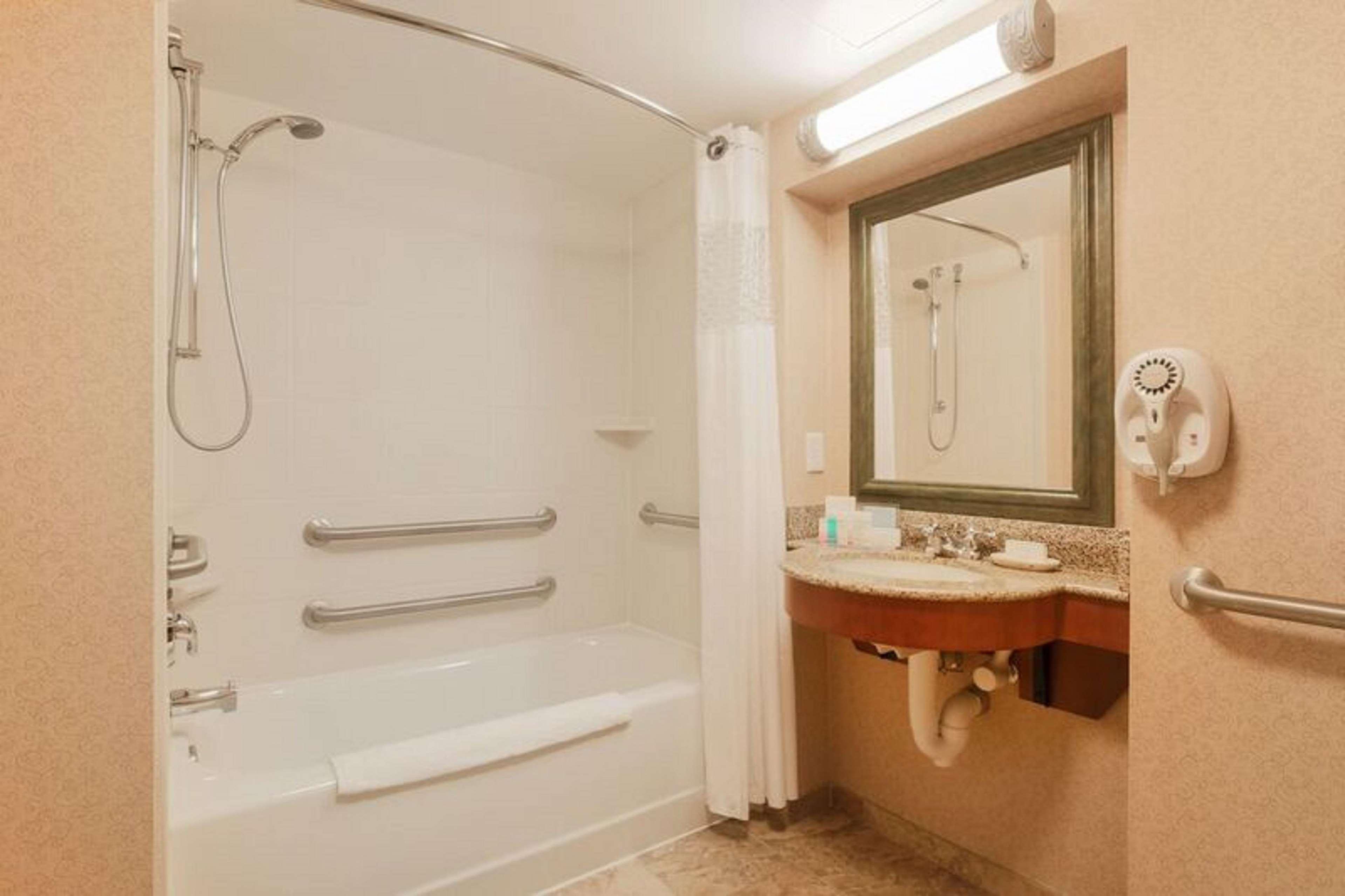 Hampton Inn & Suites Poughkeepsie Spackenkill Екстер'єр фото