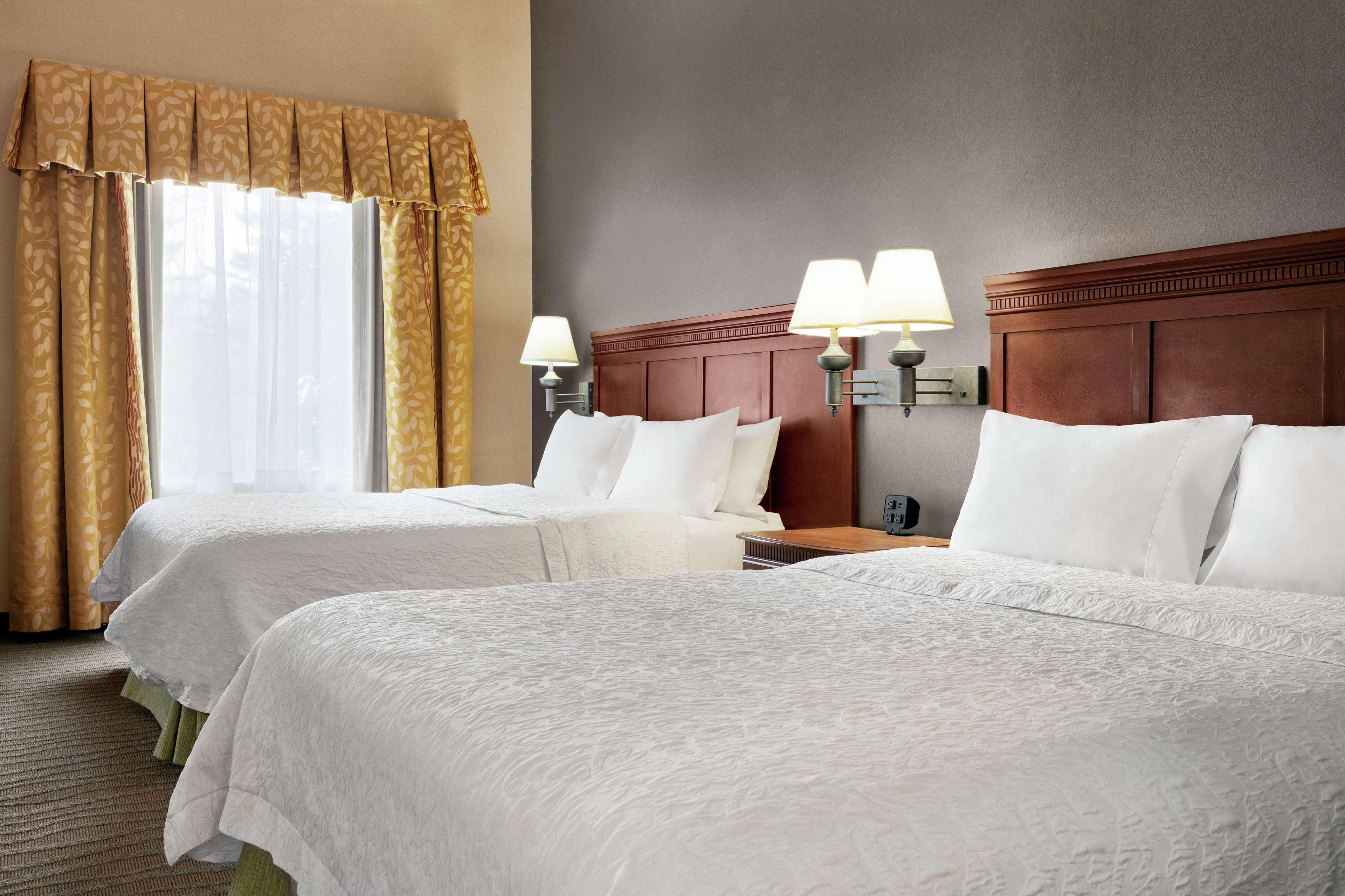 Hampton Inn & Suites Poughkeepsie Spackenkill Екстер'єр фото