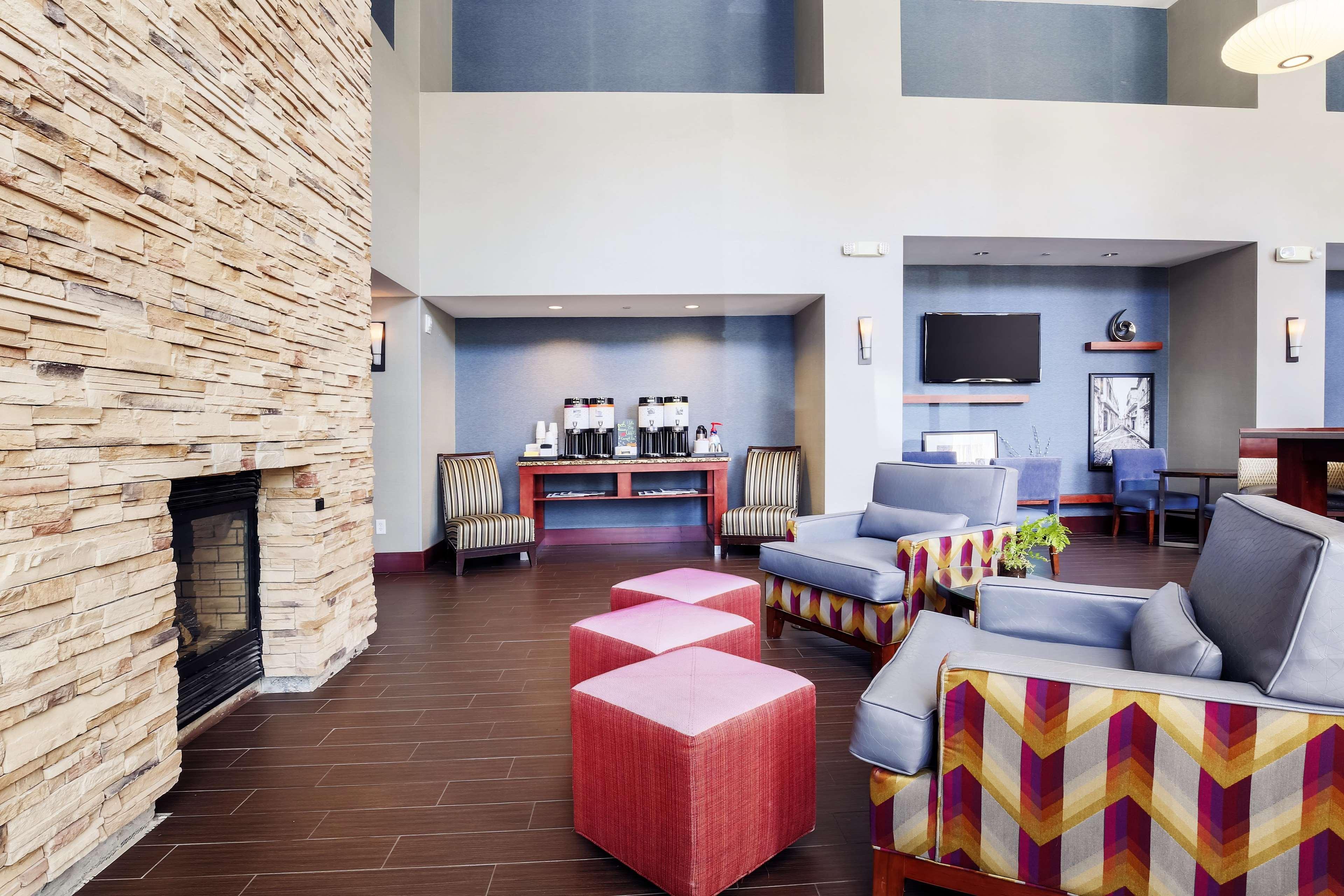 Hampton Inn & Suites Poughkeepsie Spackenkill Екстер'єр фото