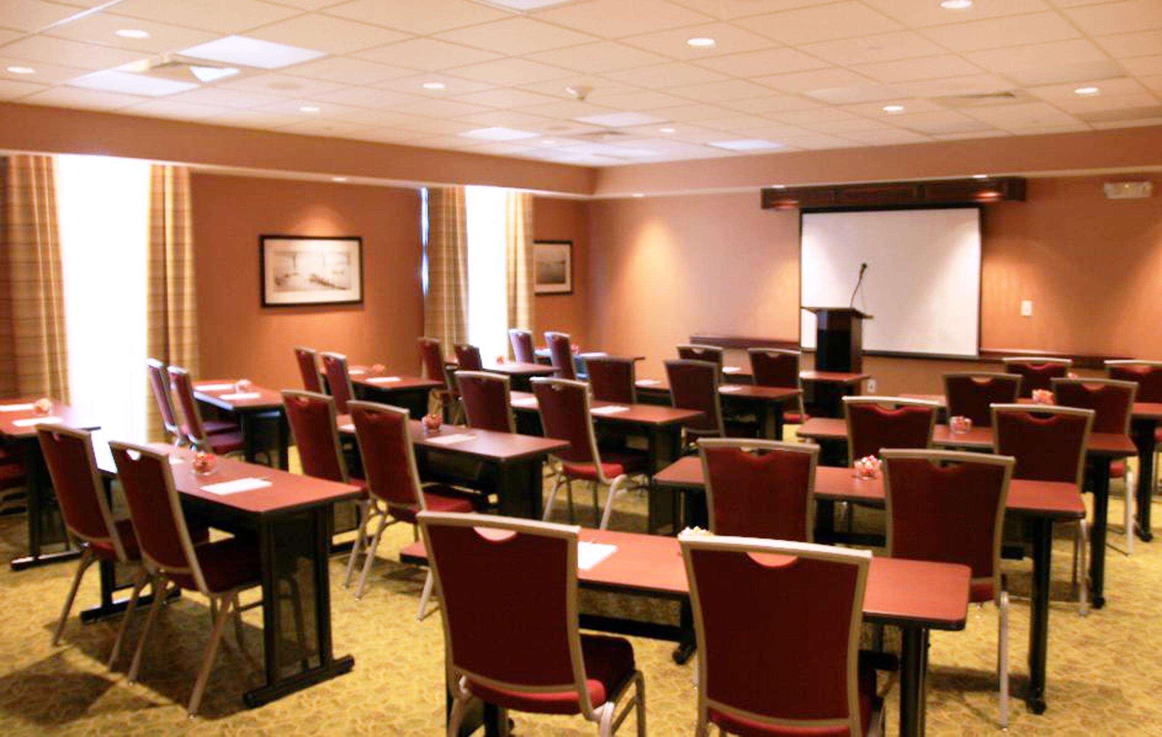 Hampton Inn & Suites Poughkeepsie Spackenkill Зручності фото