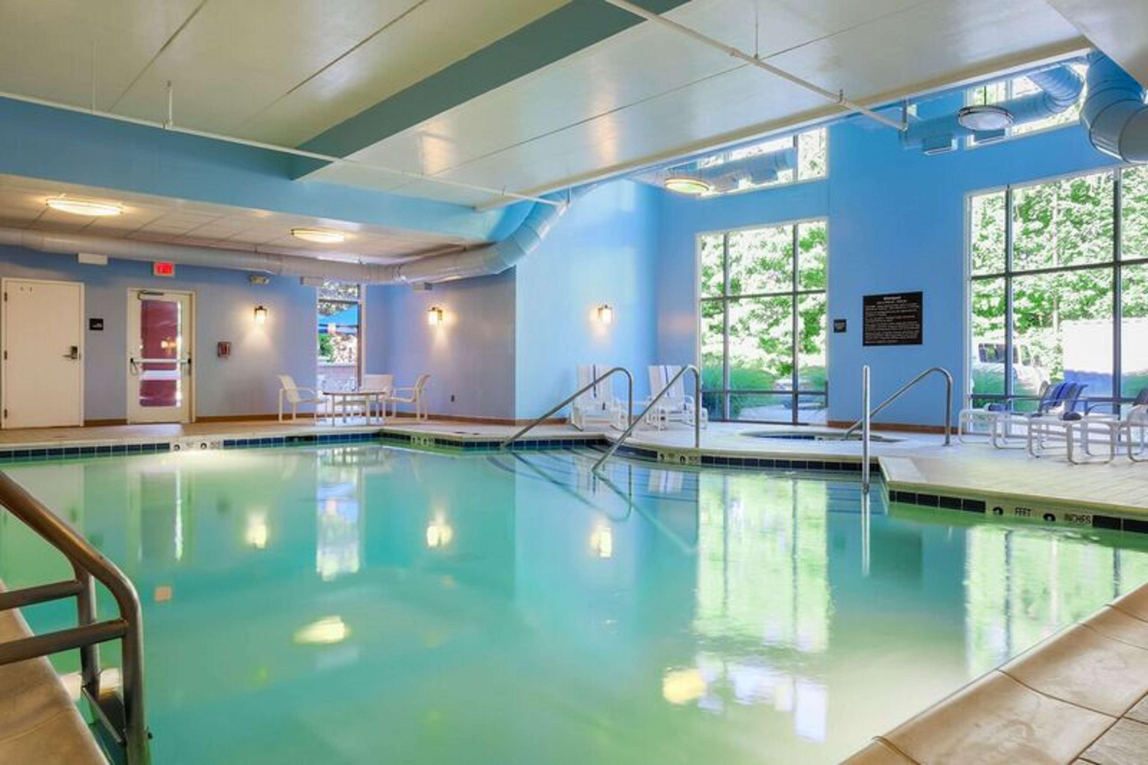 Hampton Inn & Suites Poughkeepsie Spackenkill Екстер'єр фото