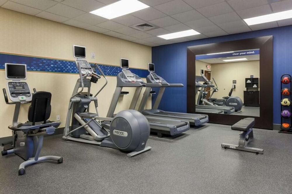 Hampton Inn & Suites Poughkeepsie Spackenkill Екстер'єр фото