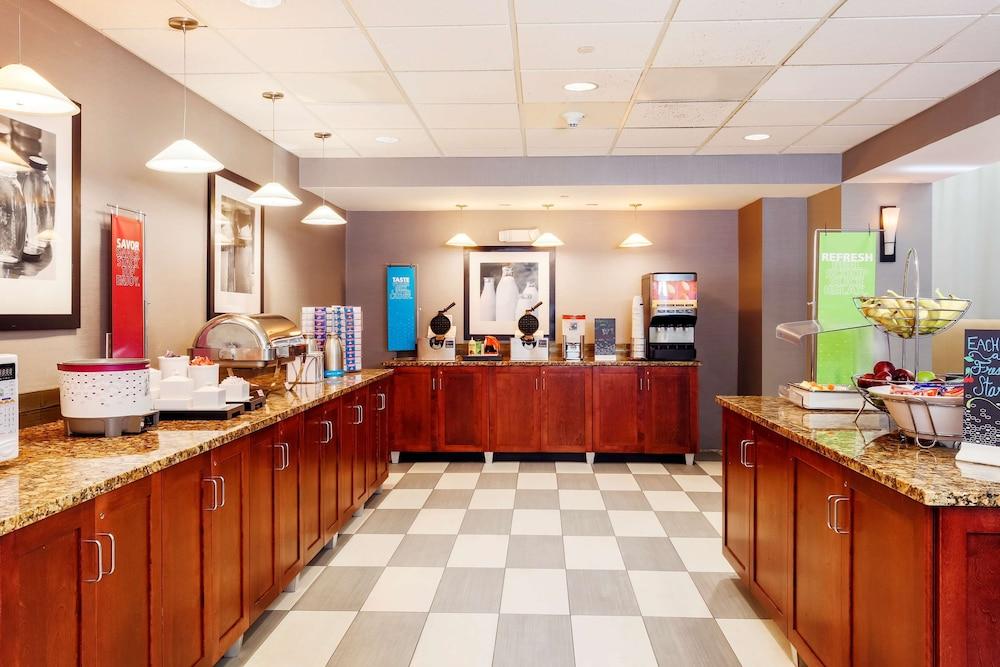 Hampton Inn & Suites Poughkeepsie Spackenkill Екстер'єр фото