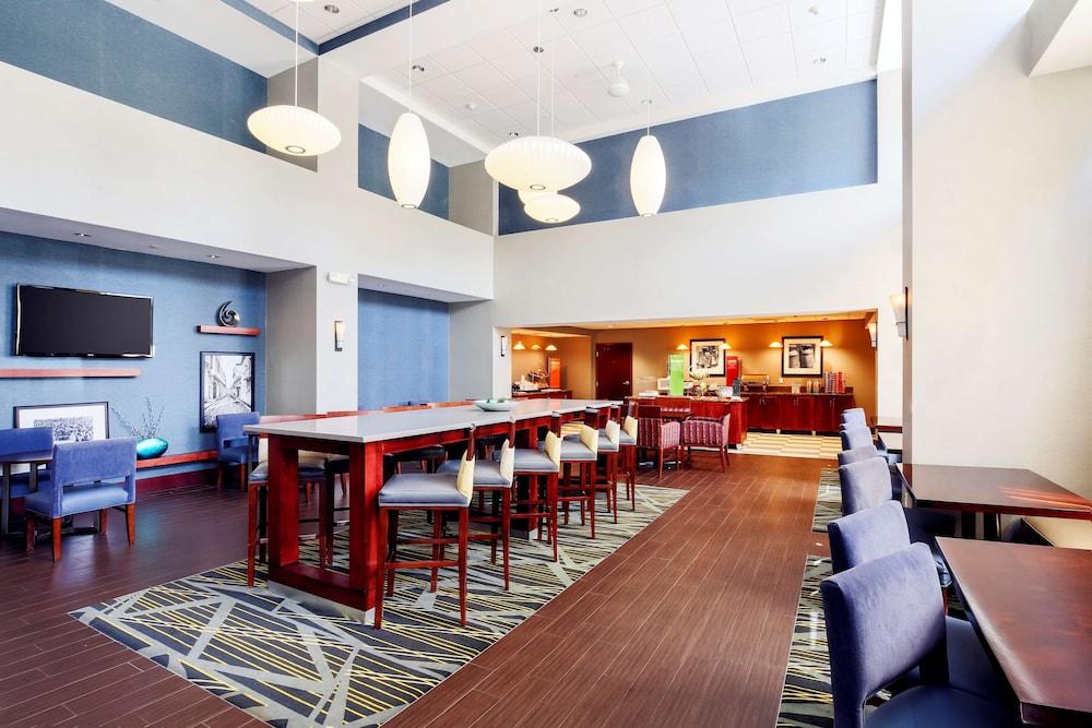 Hampton Inn & Suites Poughkeepsie Spackenkill Екстер'єр фото