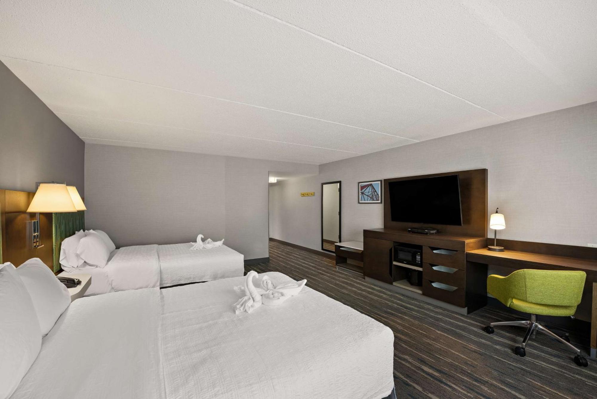 Hampton Inn & Suites Poughkeepsie Spackenkill Екстер'єр фото