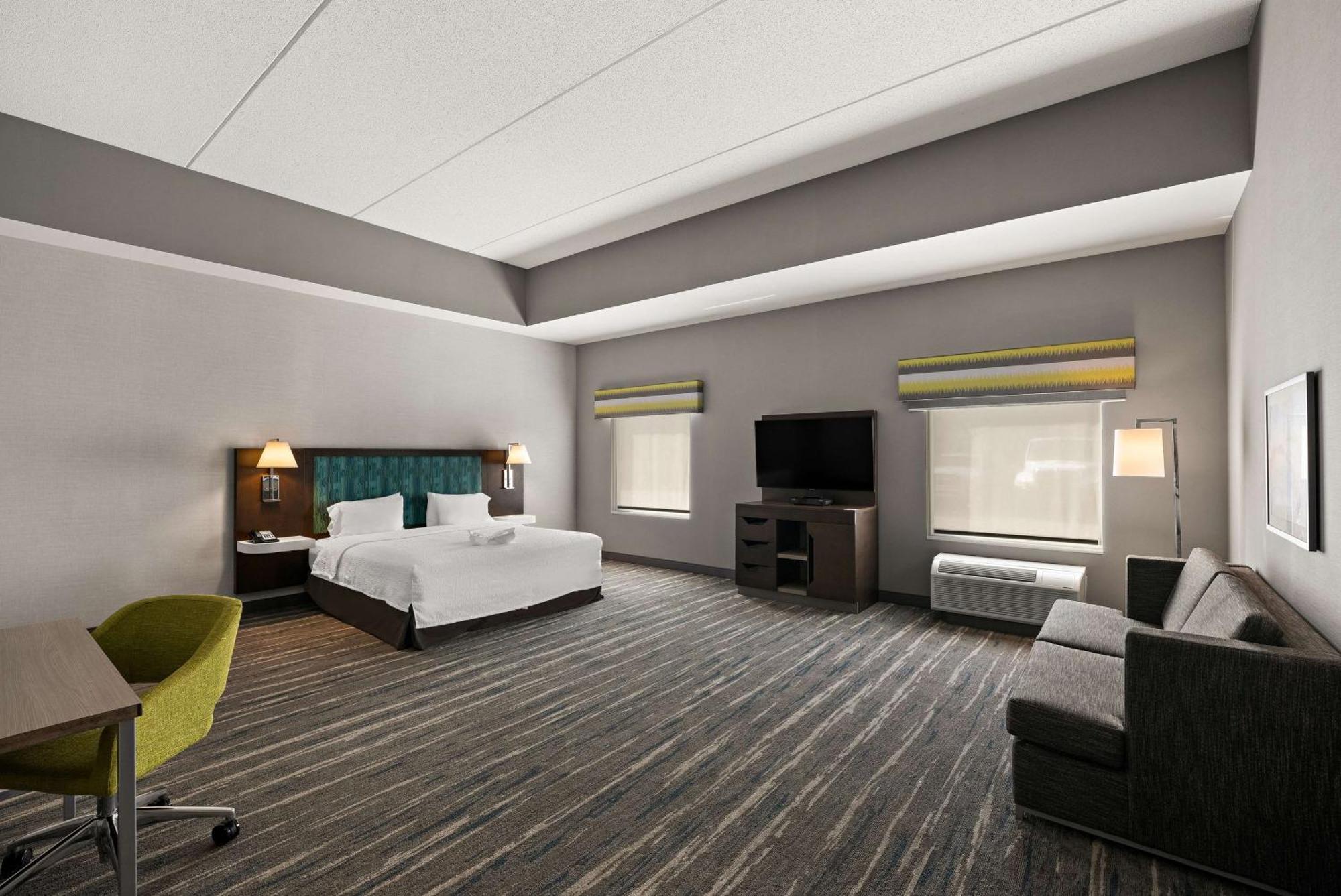 Hampton Inn & Suites Poughkeepsie Spackenkill Екстер'єр фото