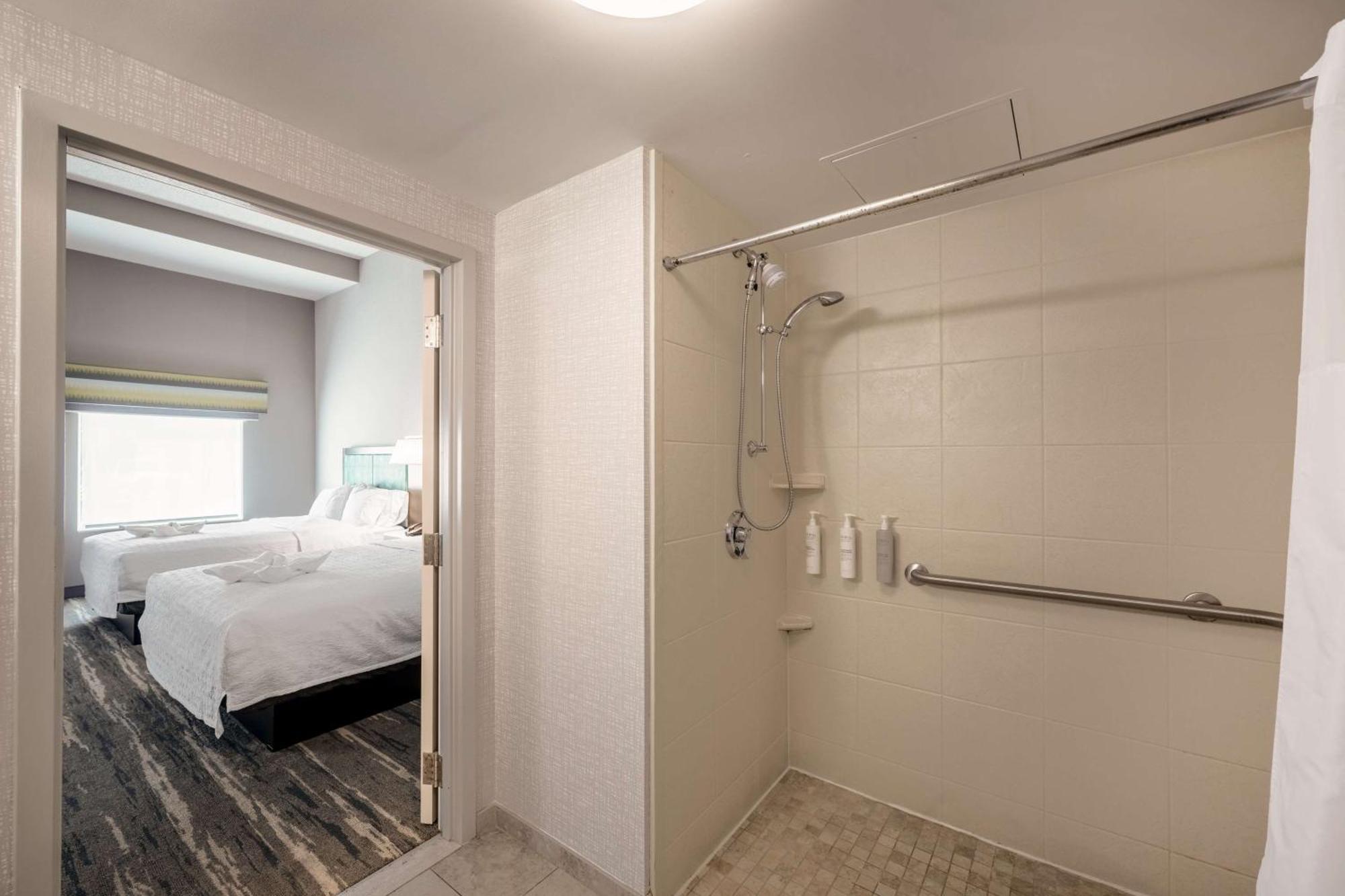 Hampton Inn & Suites Poughkeepsie Spackenkill Екстер'єр фото