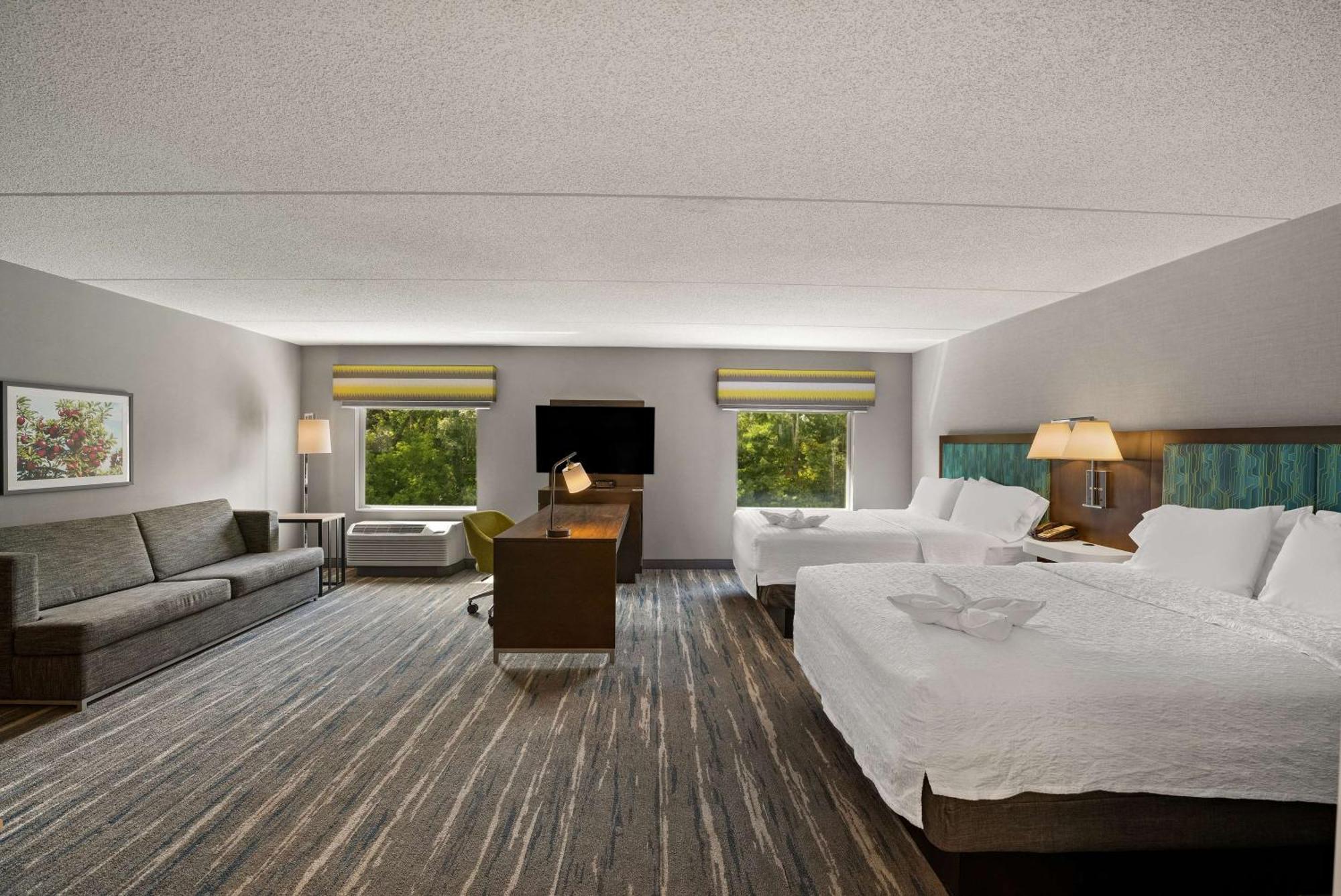 Hampton Inn & Suites Poughkeepsie Spackenkill Екстер'єр фото