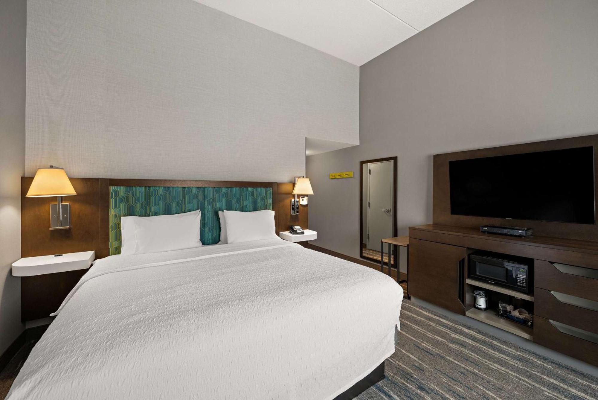 Hampton Inn & Suites Poughkeepsie Spackenkill Екстер'єр фото