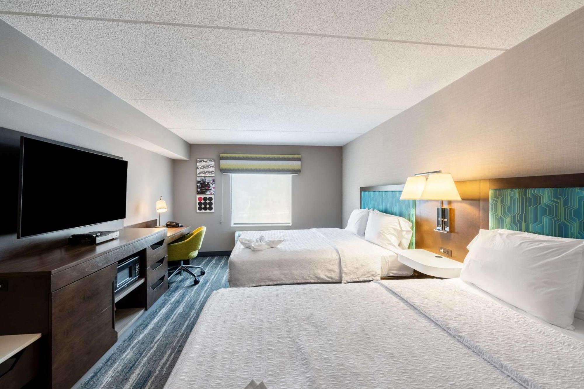 Hampton Inn & Suites Poughkeepsie Spackenkill Екстер'єр фото