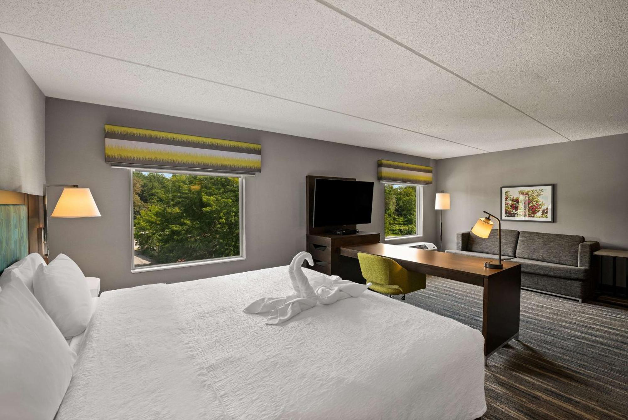 Hampton Inn & Suites Poughkeepsie Spackenkill Екстер'єр фото