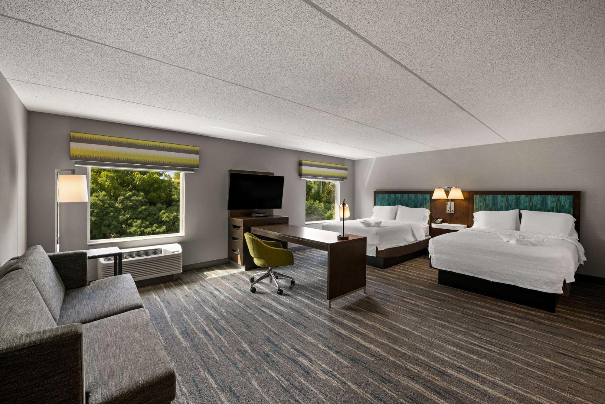 Hampton Inn & Suites Poughkeepsie Spackenkill Екстер'єр фото